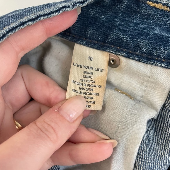 American Eagle mid-rise jean shorts - Picture 3 of 5